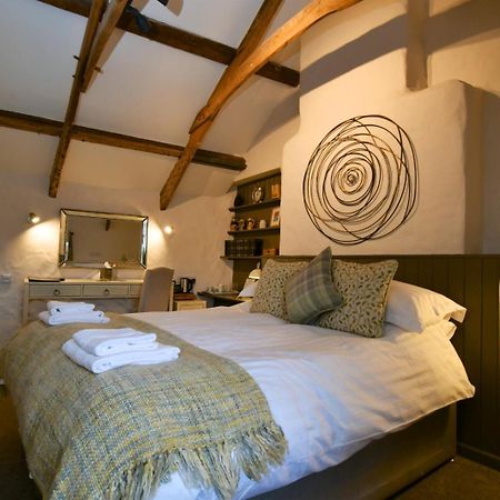 Carew Inn Eksteriør billede